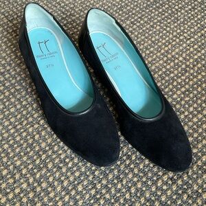 THIERRY RABOTIN Classic Black Fabric Leather Pump - Size 37.5